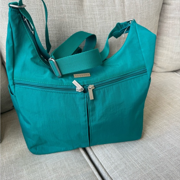 Baggalini nylon crossbody bag NWOT - Picture 12 of 17